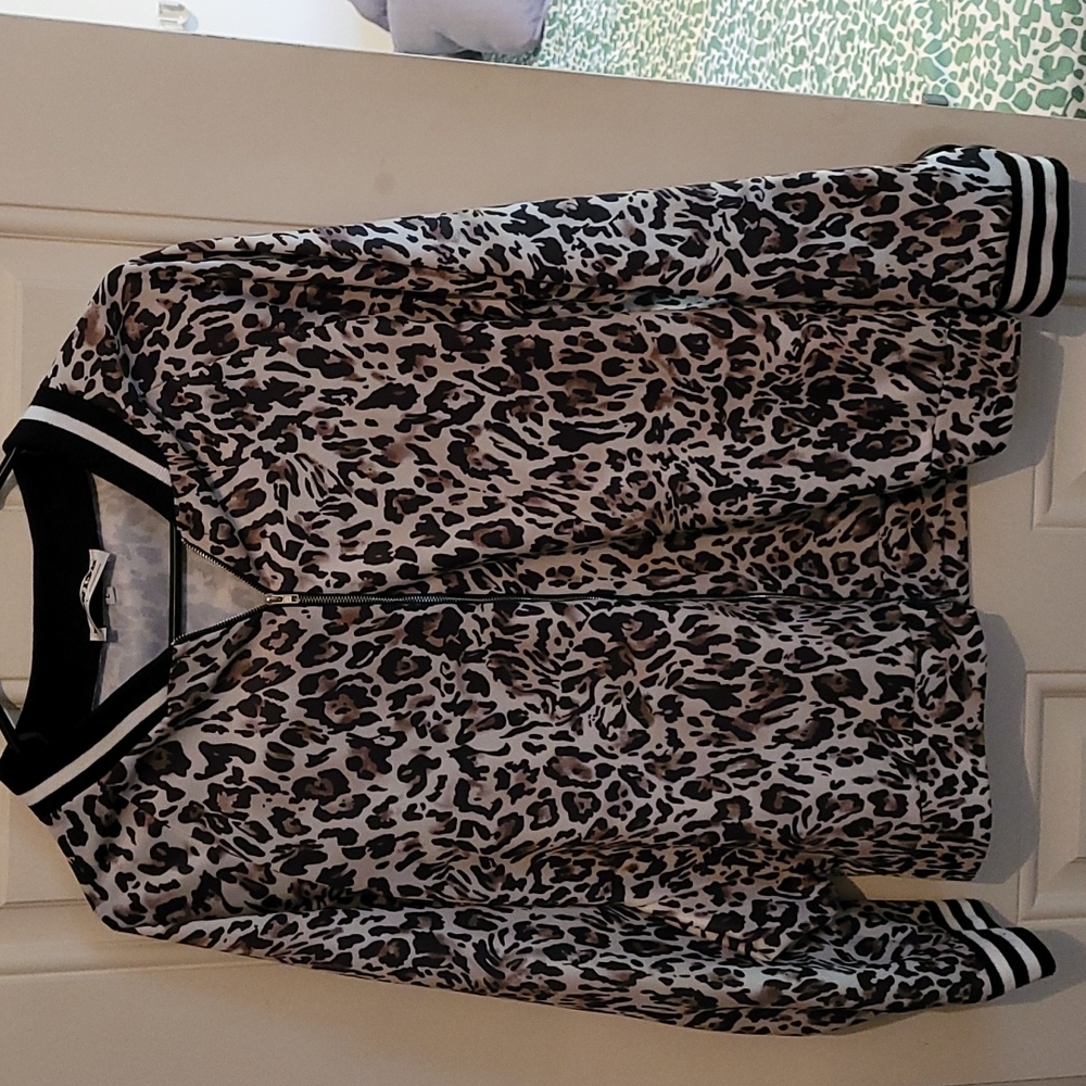 Leopard bomber jacket